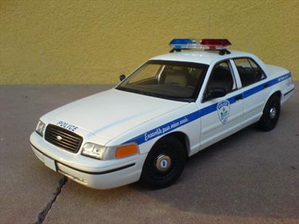 Ford Crown Victoria &quot;Police De Montréal&quot;