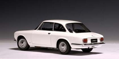 Alfa Romeo 1750 GTV 1967 (RHD)