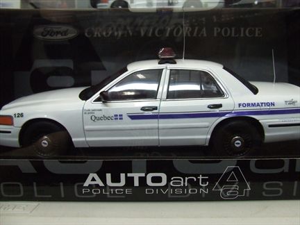 Ford Crown Victoria "Ecole National De Police" Formation
