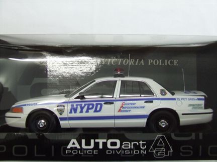 Ford Crown Victoria "NYPD Police"