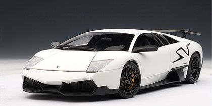 Murcielago LP670-4 SV "Bianco Canopous"