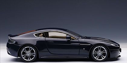 Aston martin V12 Vantage  2010