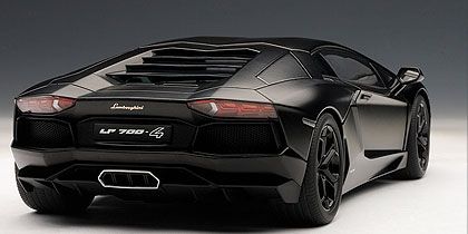 Lamborghini Aventador LP700-4 
